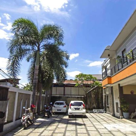 ホテル レッドドアーズ アット パンゲラン アンタサリ 2 Cilandak  エクステリア 写真